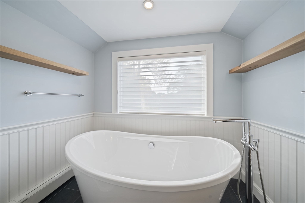 167 Cedar St, Dedham