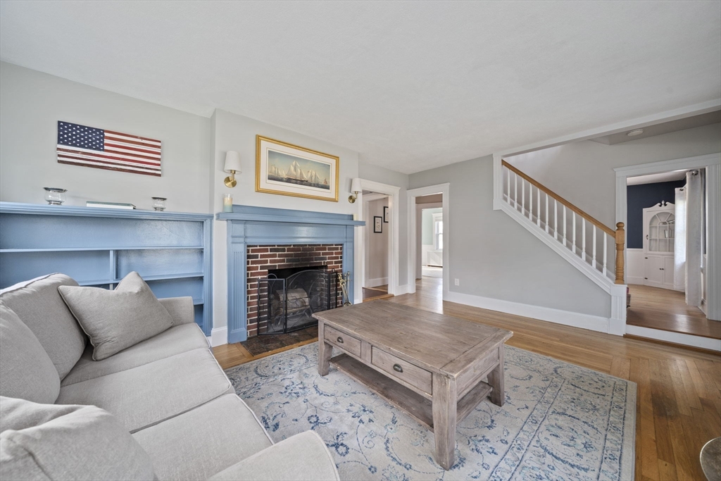 167 Cedar St, Dedham