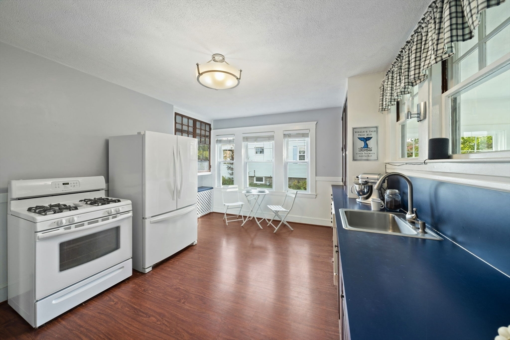 167 Cedar St, Dedham