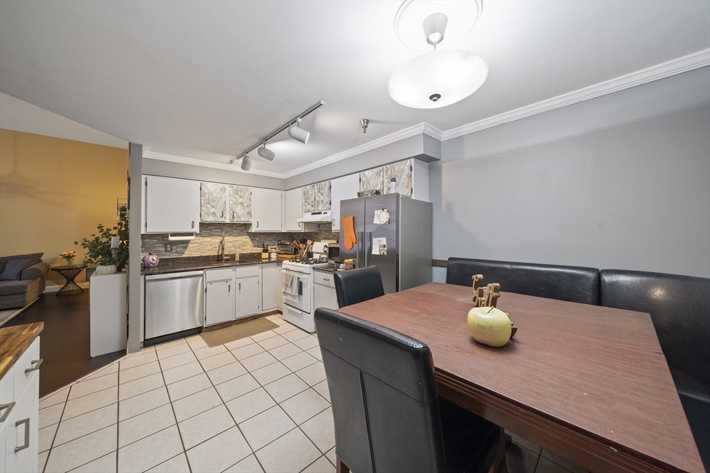 171 O'grady St. # 206 Unit: 18 aka 206