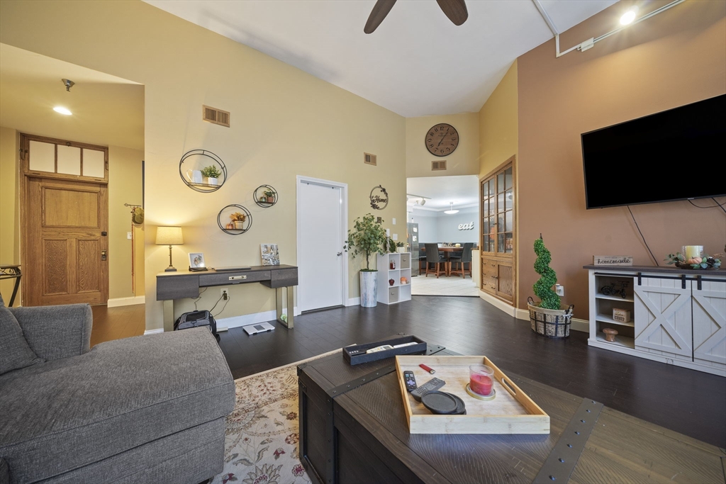 171 O'grady St. # 206 Unit: 18 aka 206