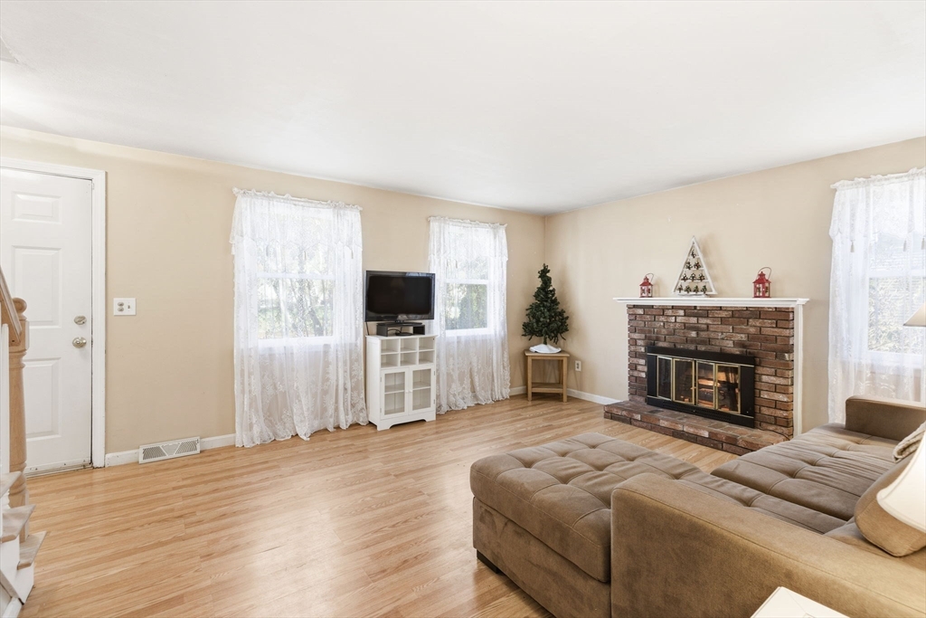 24 Maverick Dr