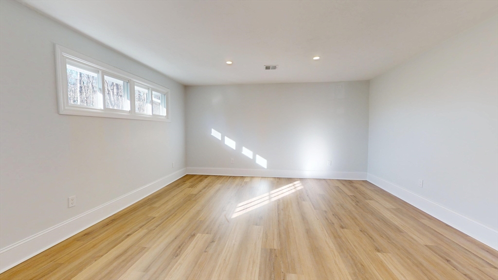 88 Roseen Road