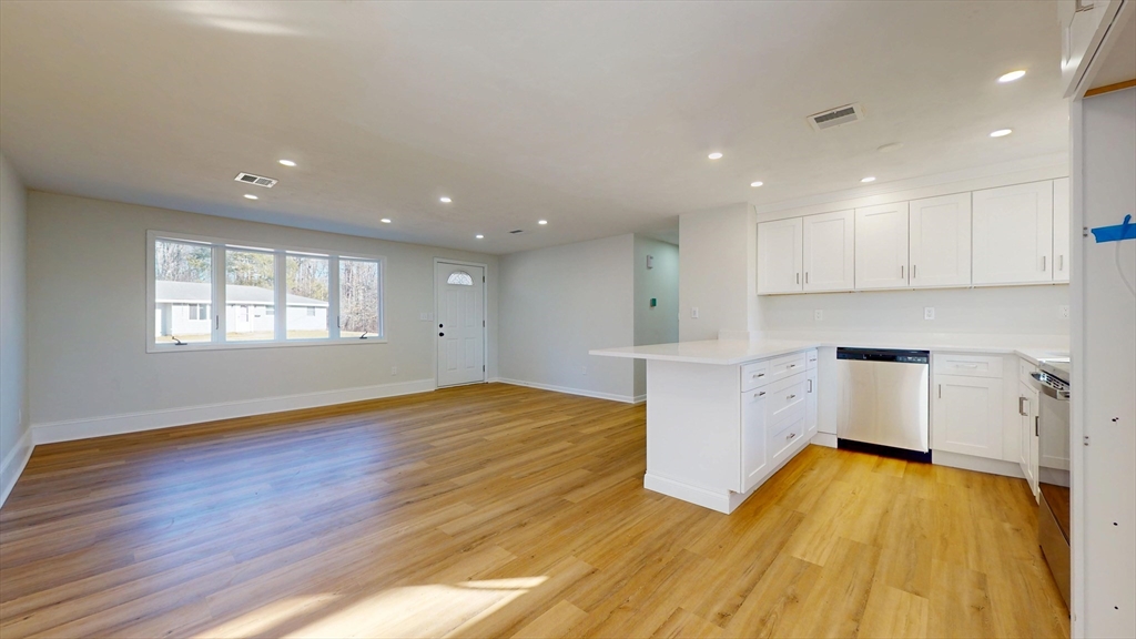 88 Roseen Road