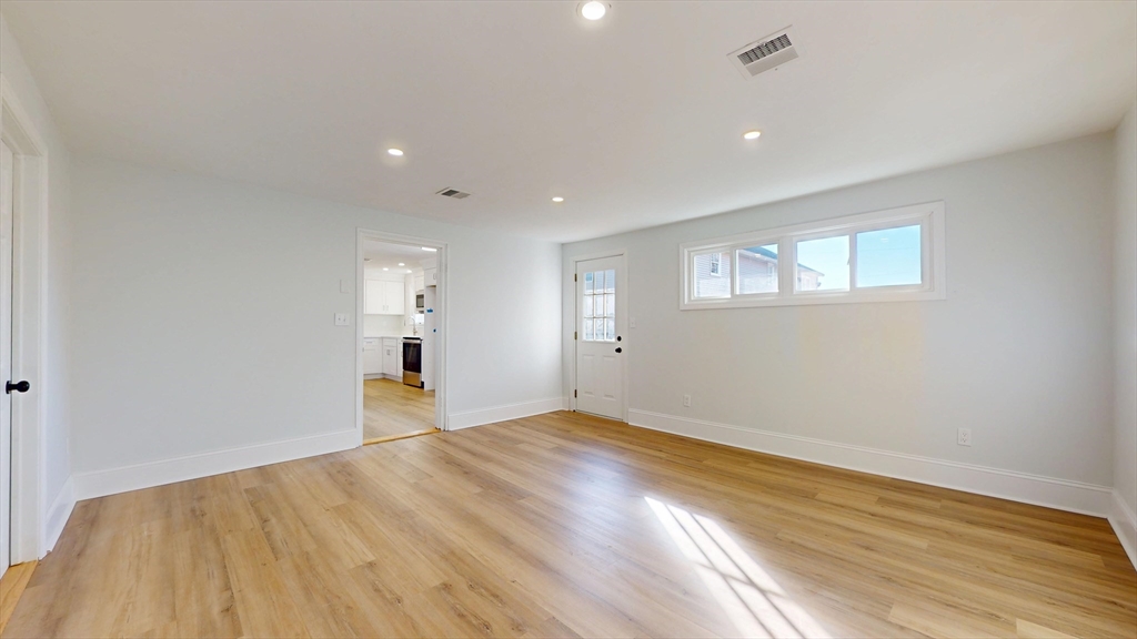 88 Roseen Road