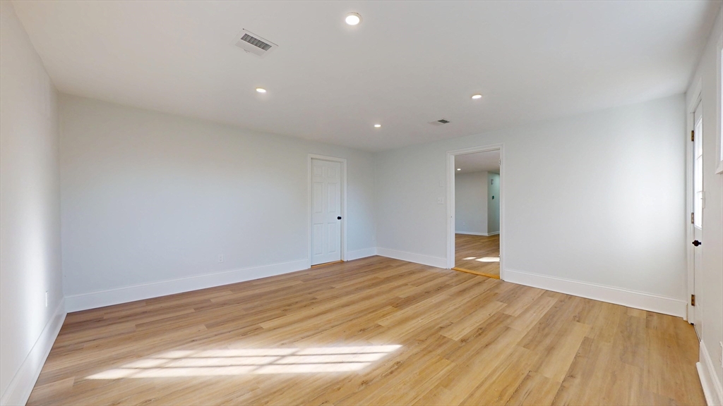 88 Roseen Road
