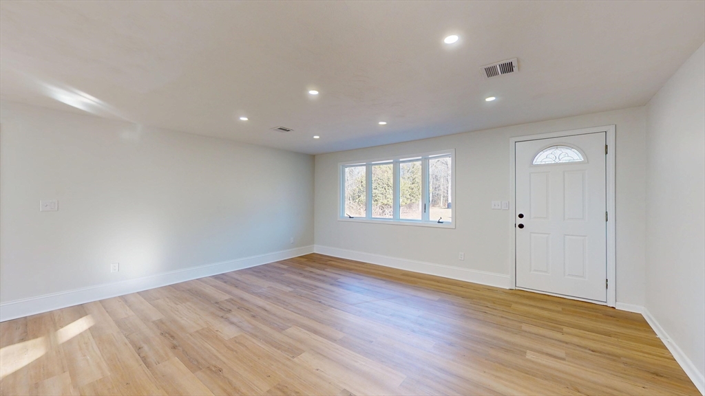 88 Roseen Road