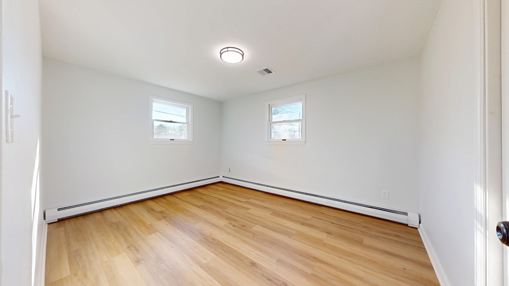 88 Roseen Road