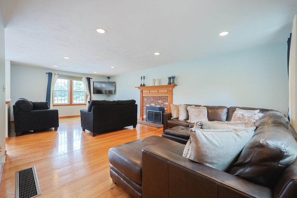 110 Cobblestone Lane