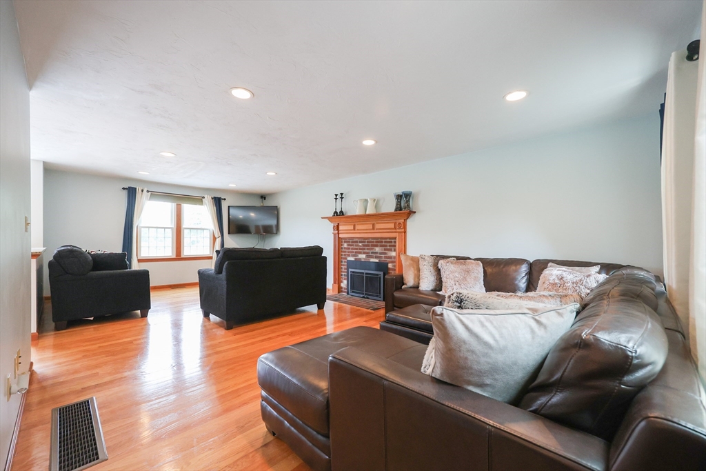 110 Cobblestone Lane