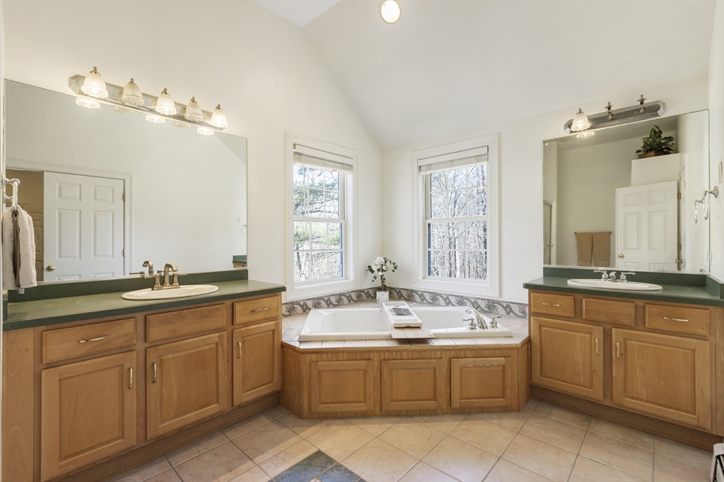 108 Waterford Dr