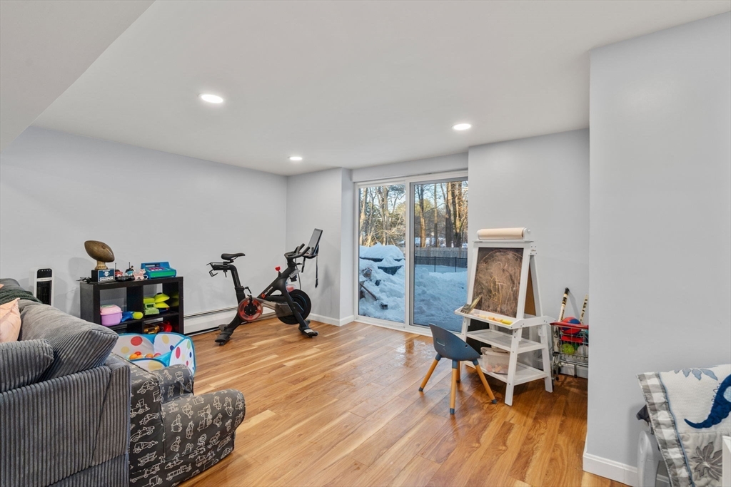 70 Bardin St