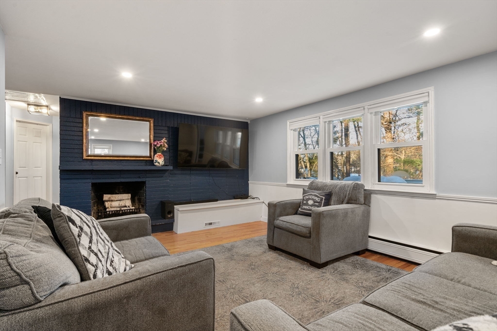 70 Bardin St