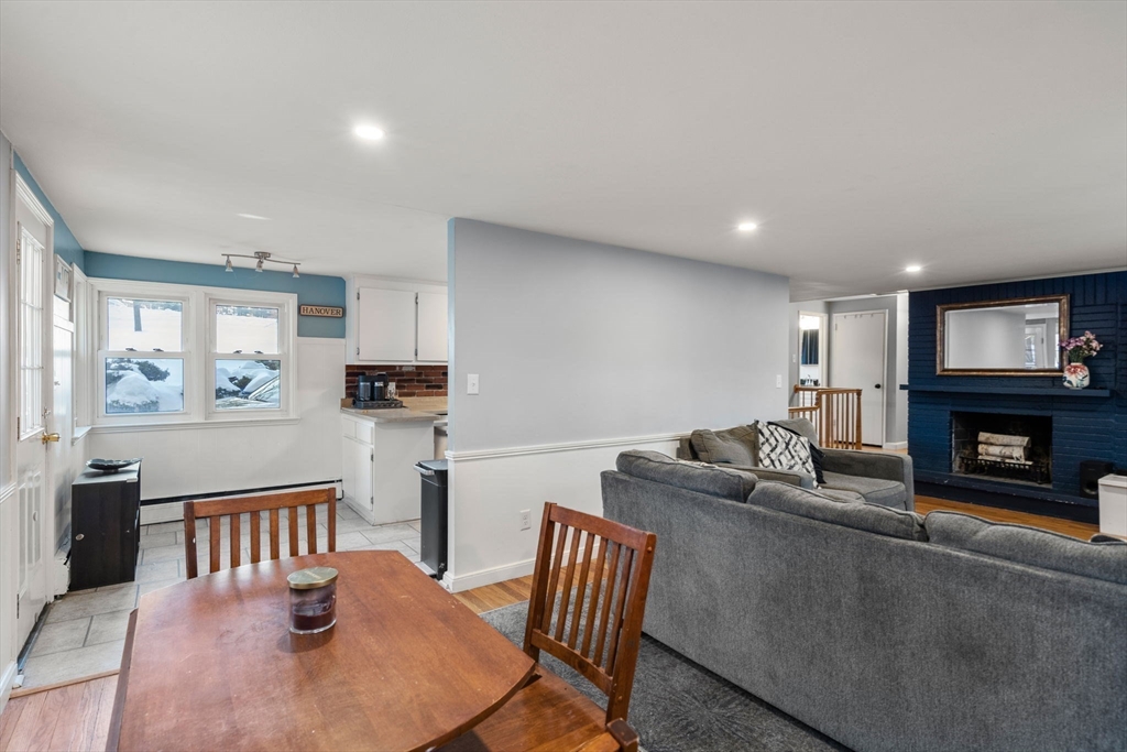 70 Bardin St