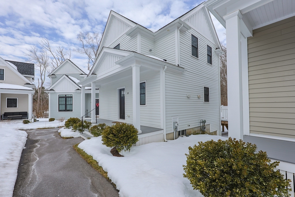 18 Lenox Ln # 18