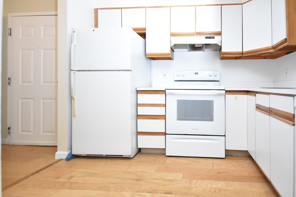 10 Pleasant St # 205