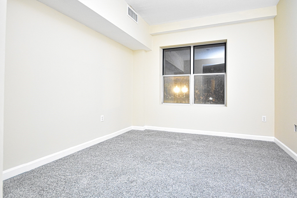 10 Pleasant St # 205