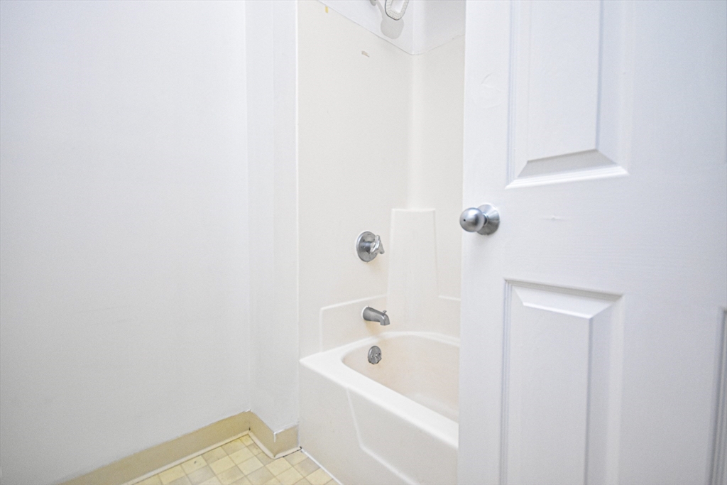 10 Pleasant St # 205