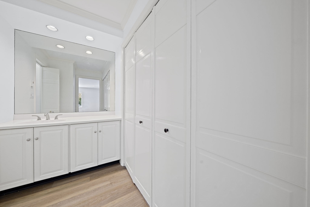 1204 Greendale Ave # 128