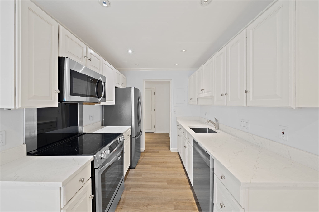 1204 Greendale Ave # 128