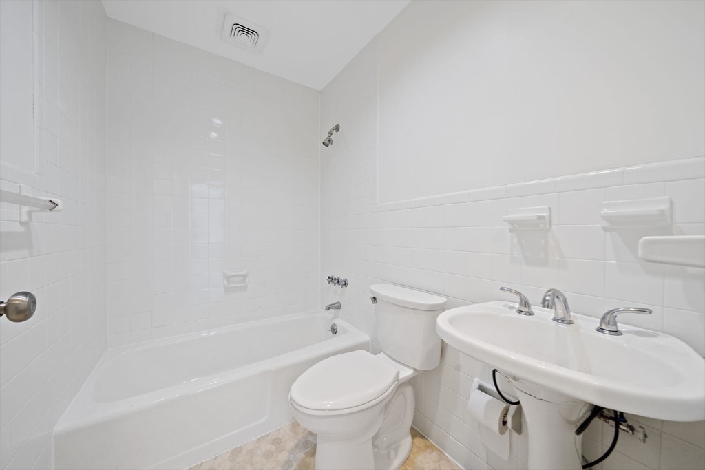 1204 Greendale Ave # 128