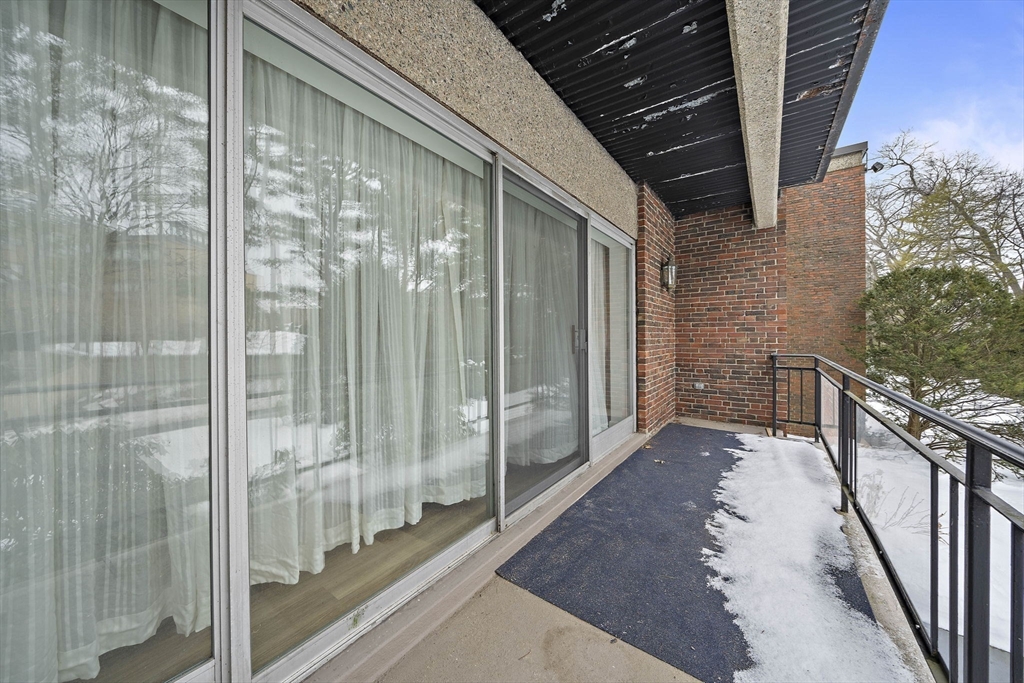 1204 Greendale Ave # 128