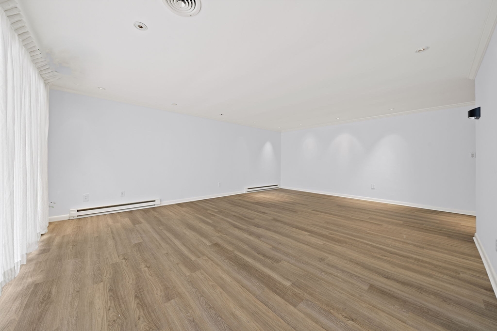 1204 Greendale Ave # 128