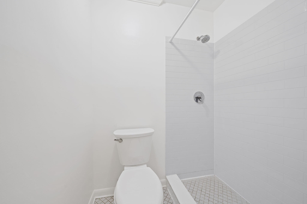 1204 Greendale Ave # 128