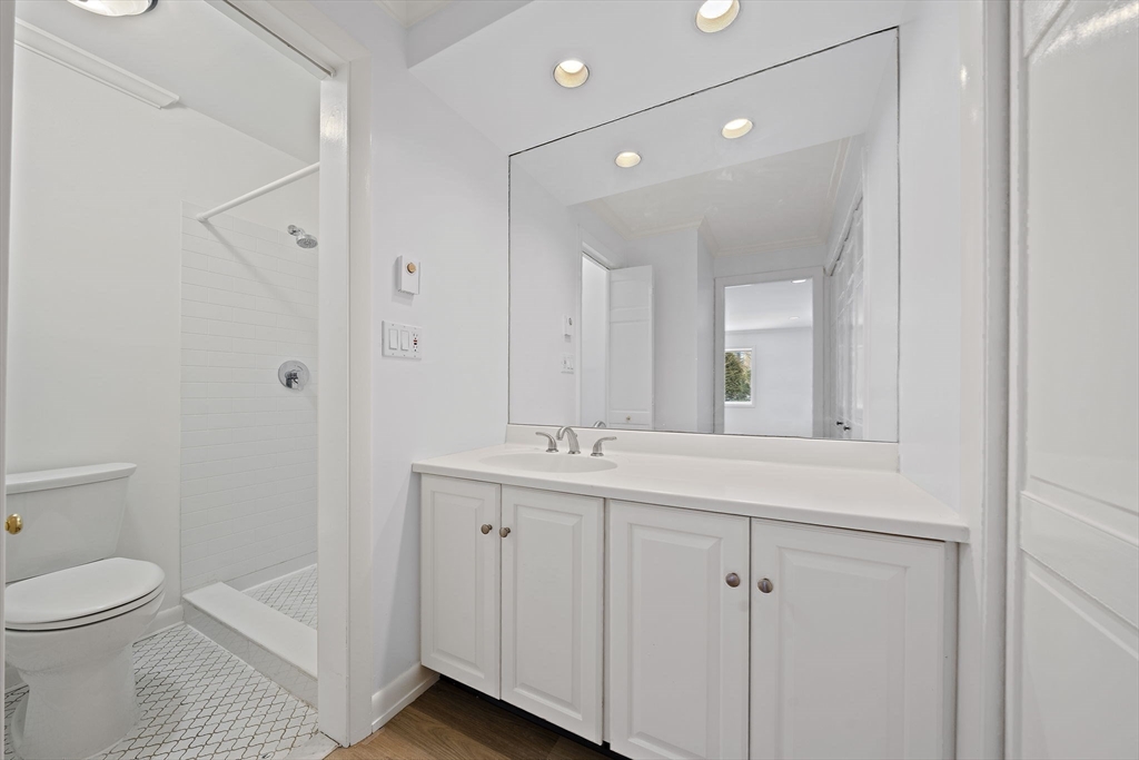 1204 Greendale Ave # 128