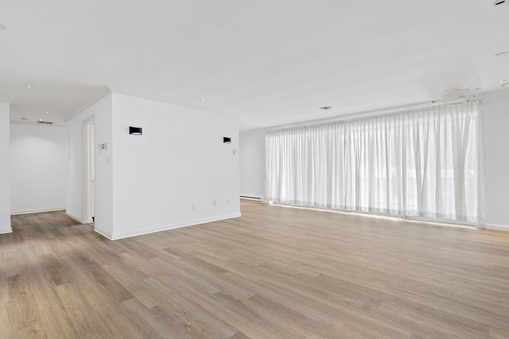 1204 Greendale Ave # 128