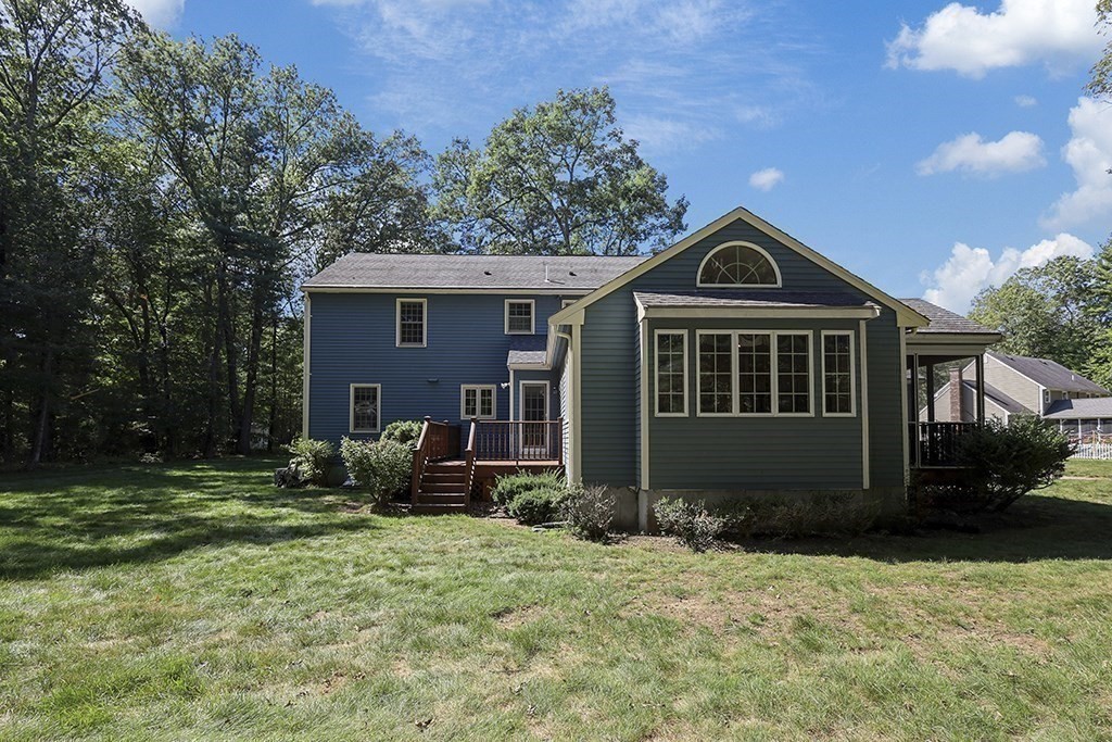 6 Lydia Ln