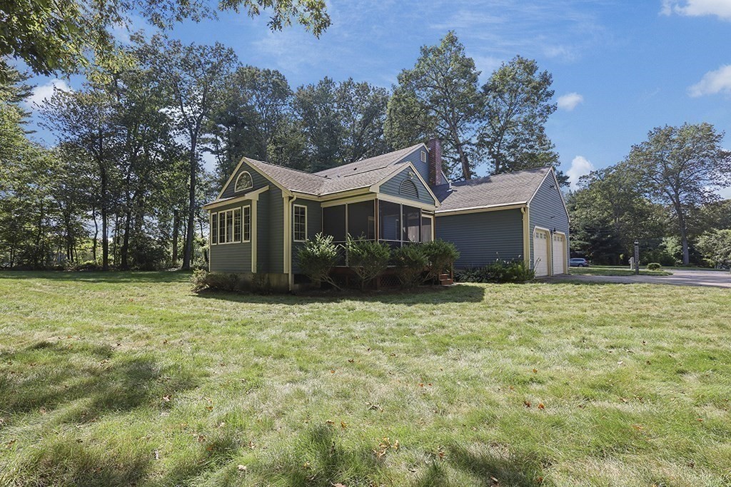 6 Lydia Ln