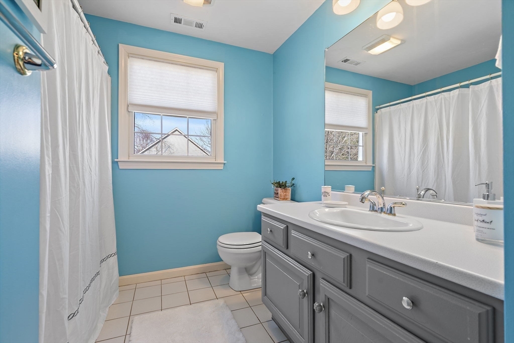 15 Winterberry Dr