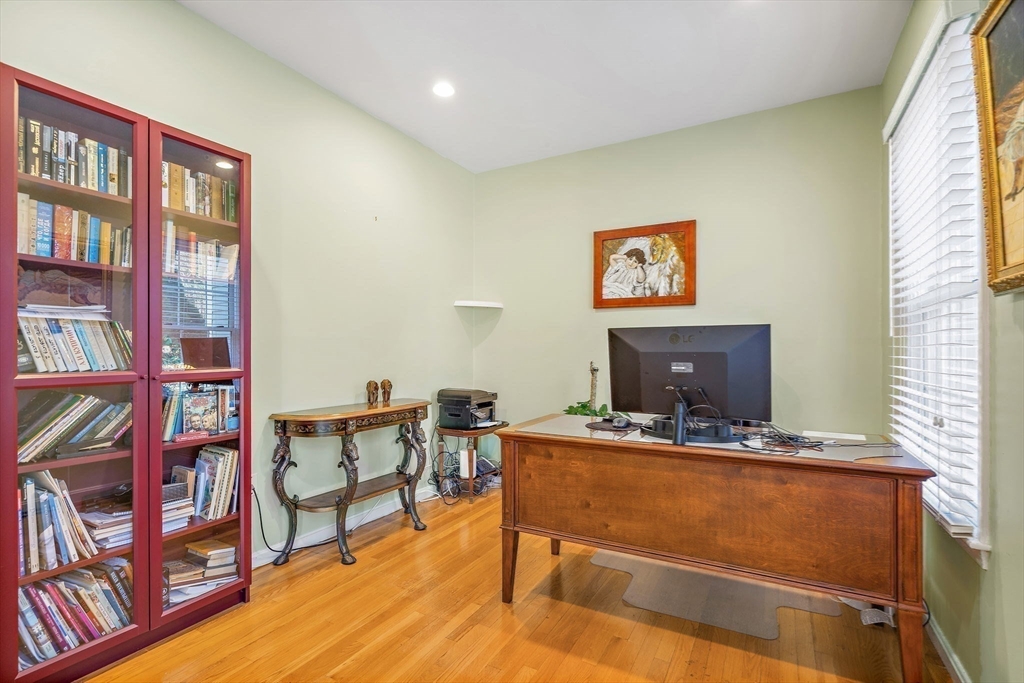 15 Winterberry Dr