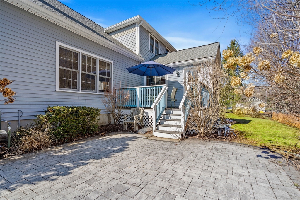 15 Winterberry Dr