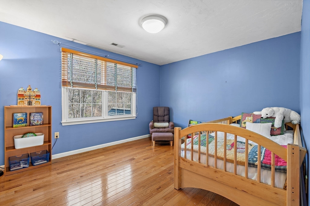 15 Winterberry Dr