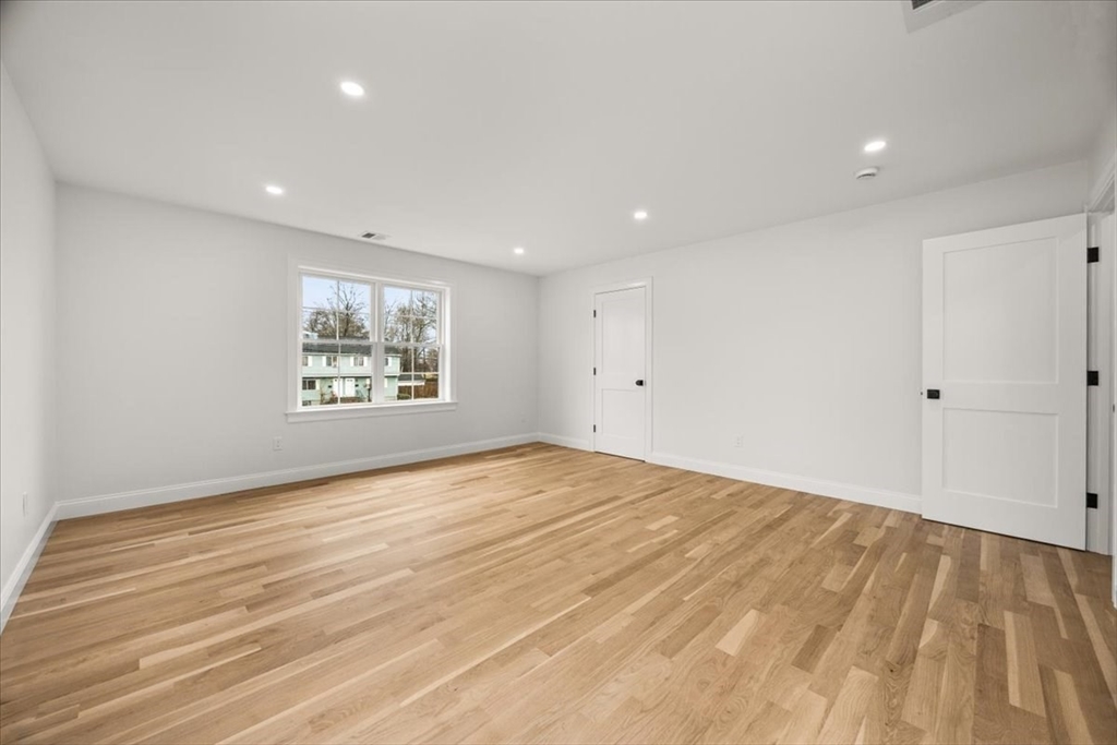 33 Donahue Way
