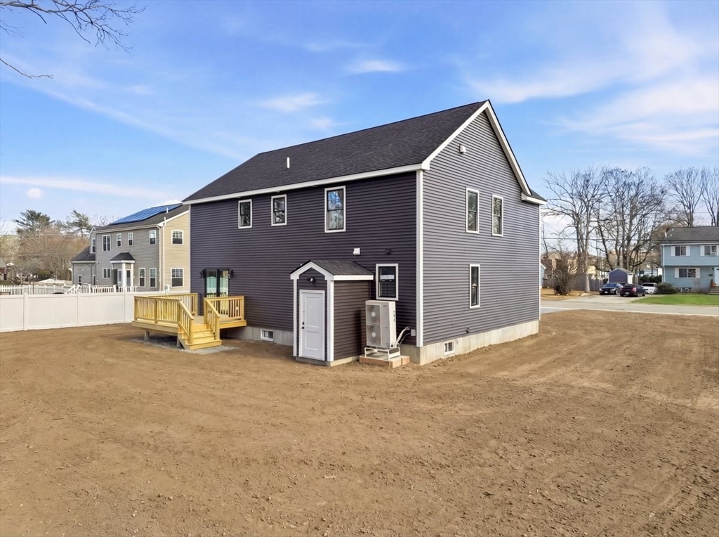 33 Donahue Way