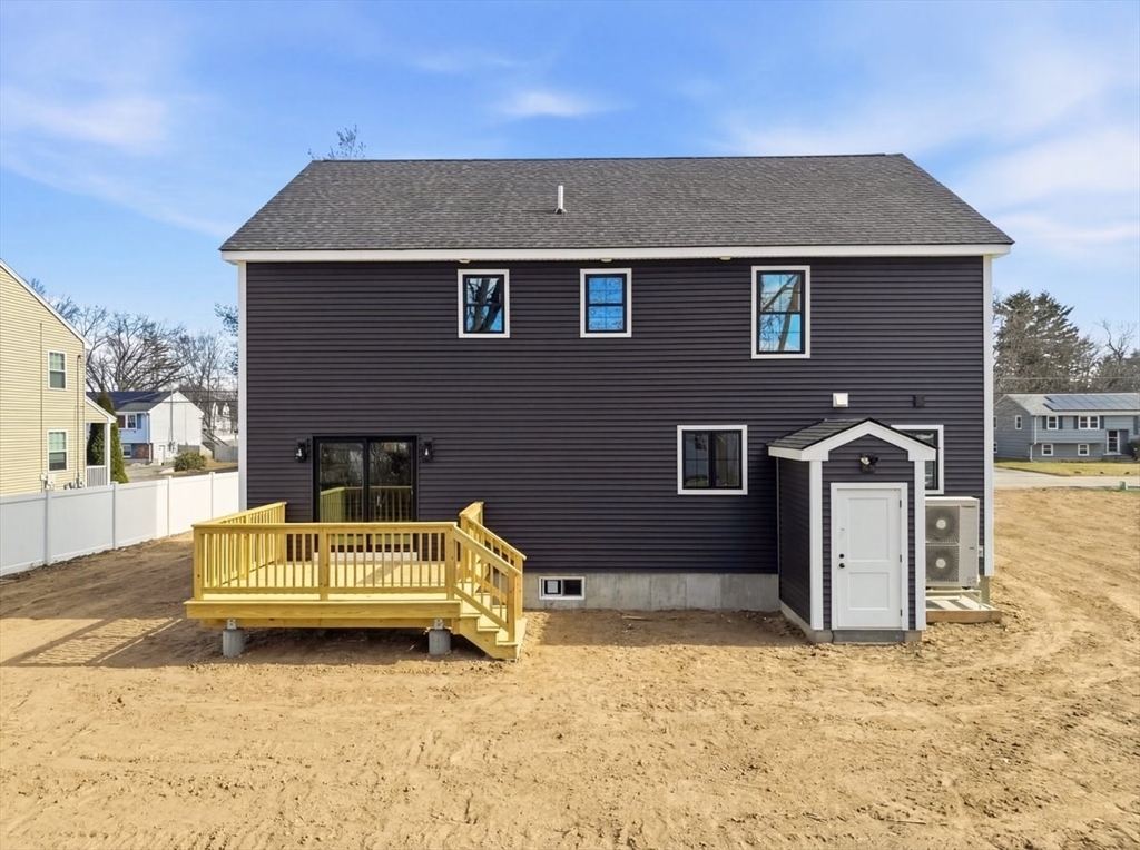 33 Donahue Way
