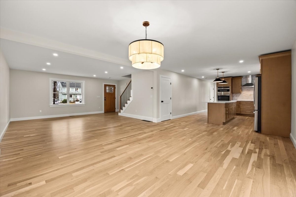 33 Donahue Way