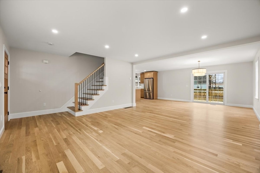 33 Donahue Way