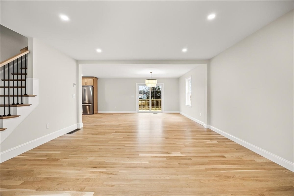 33 Donahue Way
