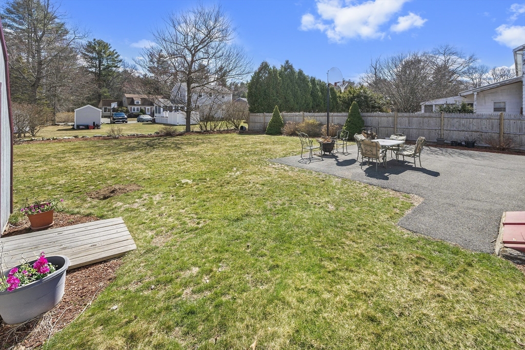32 Nichols Ave