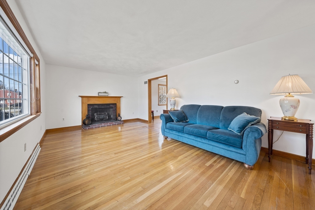 32 Nichols Ave