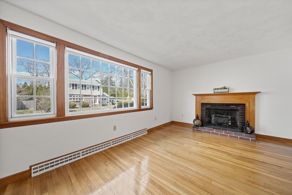 32 Nichols Ave