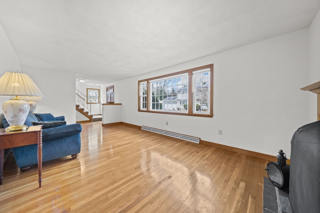 32 Nichols Ave