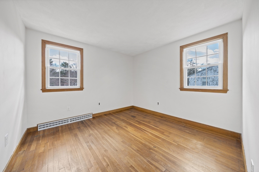 32 Nichols Ave