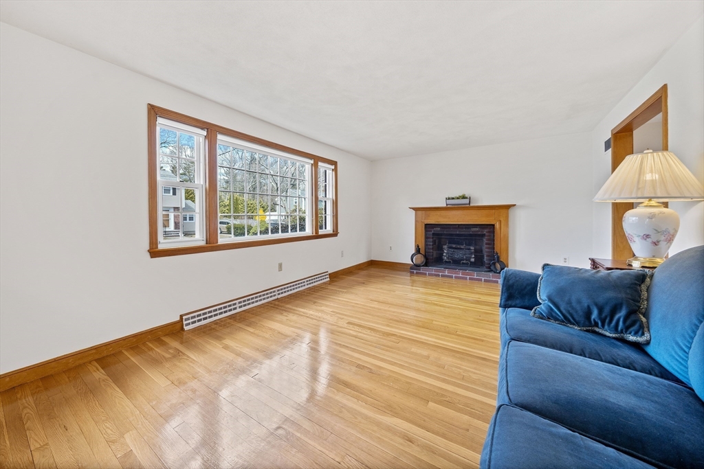 32 Nichols Ave