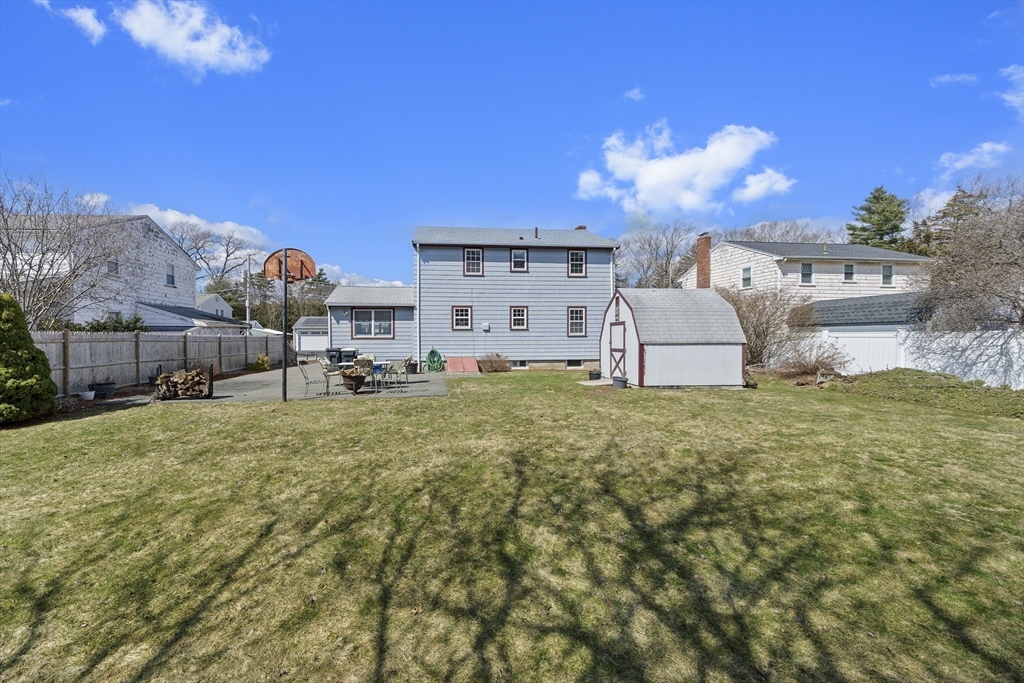 32 Nichols Ave