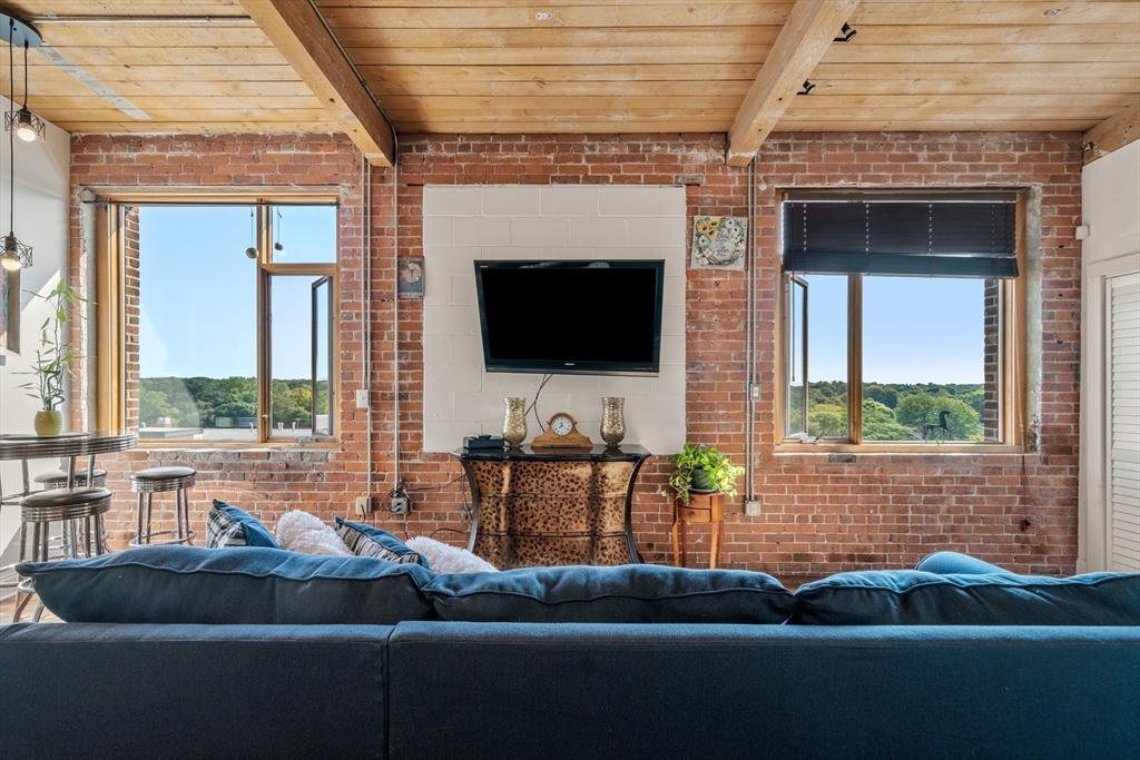 147 Centre Street # 603